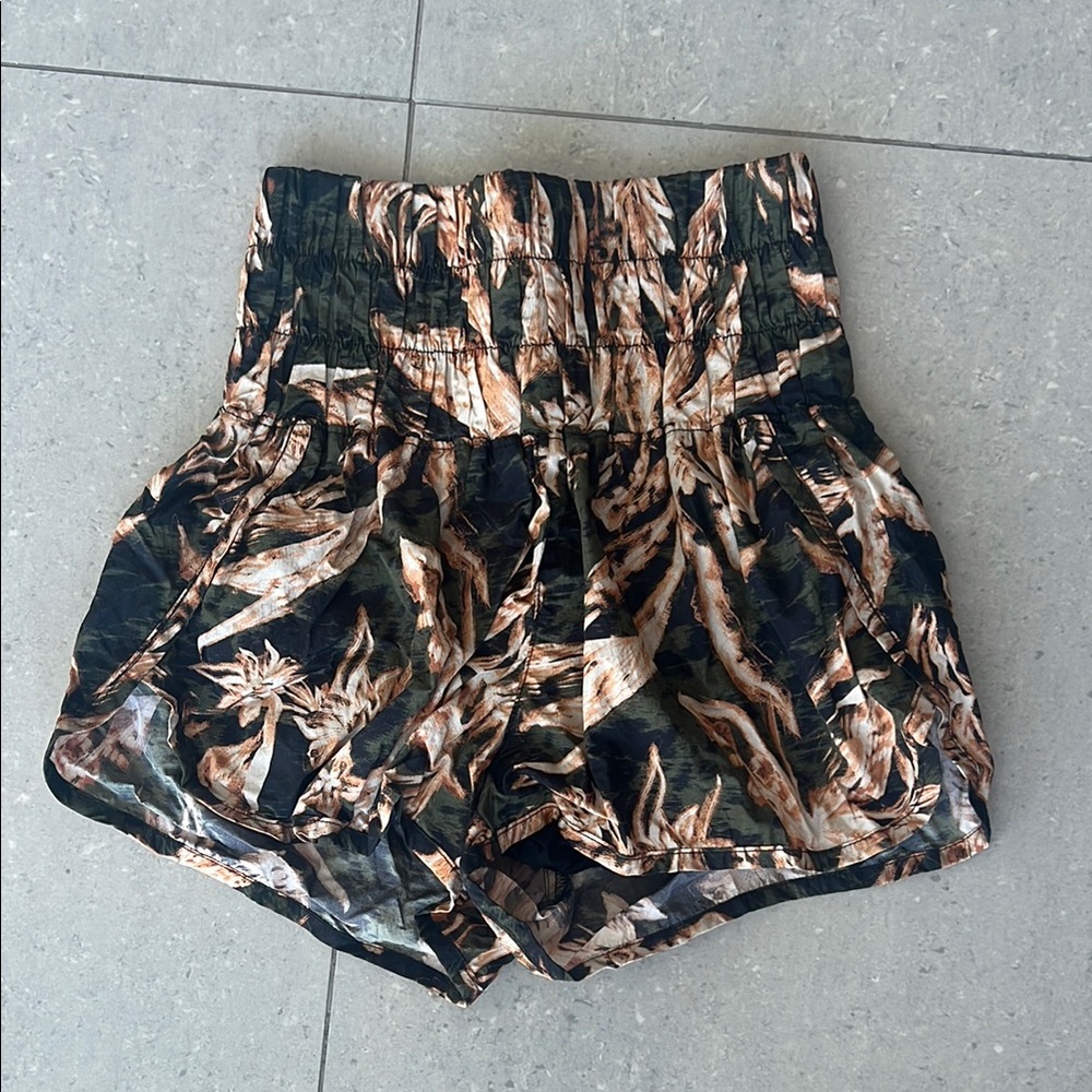 FP Movement Free People Camo Shorts XS | High Waisted Flowy Athletic Lounge